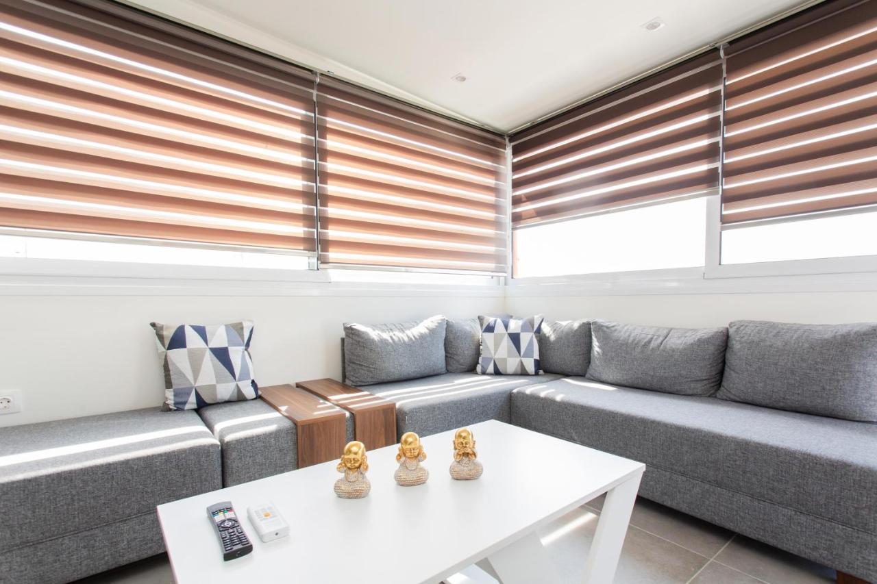 Apartament Suggrou Terrace #8 *